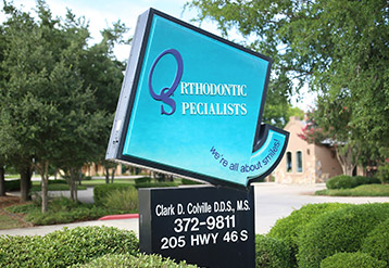Orthodontist Seguin and San Marcos Sign